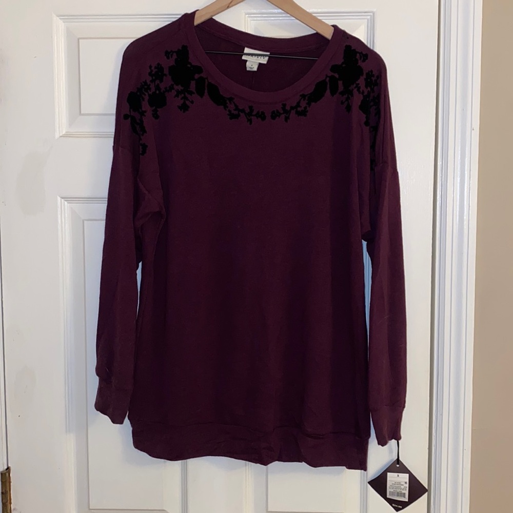 Ava & Viv maroon sweater with black shoulder details